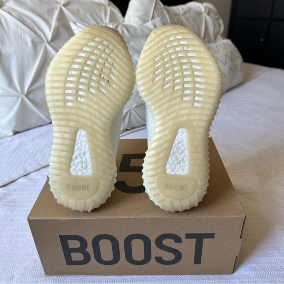 💢OFFERS WELCOME💢 White Yeezy Boost 350 V2 - Picture 4 of 7